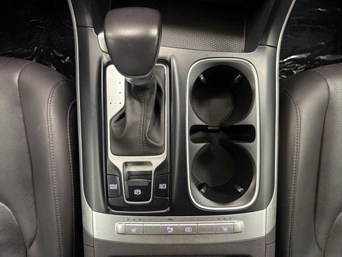 Used 2024 Kia Carnival LX FWD image 25
