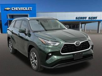 Used 2024 Toyota Highlander XLE AWD/4WD video 1