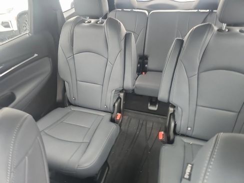 Used 2024 Buick Enclave Essence w/ Sport Touring Edition image 7