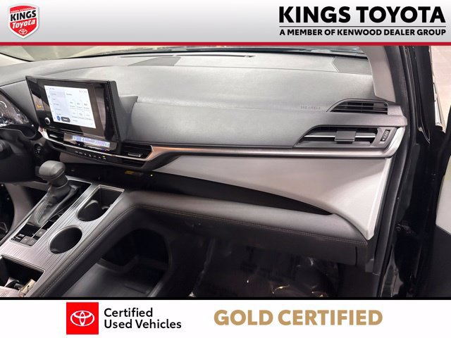 Certified 2025 Toyota Sienna LE FWD image 12