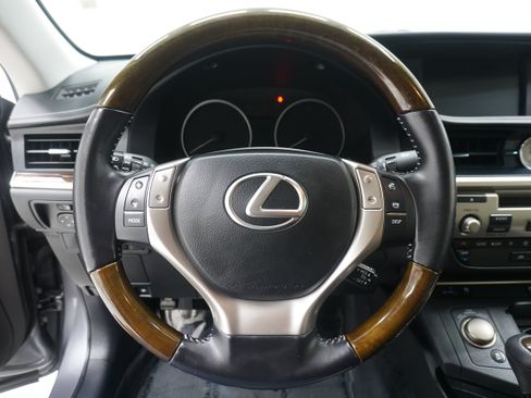 Used 2015 Lexus ES 350 w/ Premium Package FWD image 16