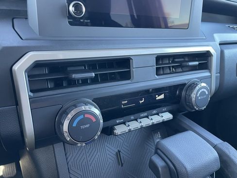 Used 2025 Toyota Tacoma SR image 18