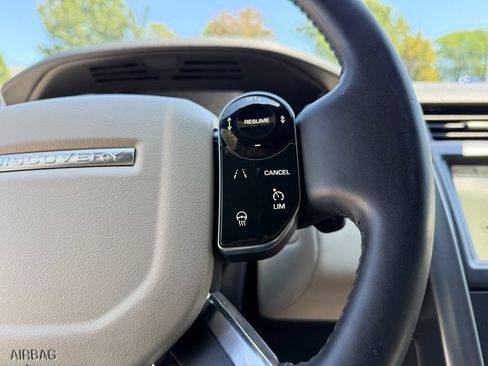 Used 2020 Land Rover Discovery Landmark AWD/4WD image 26