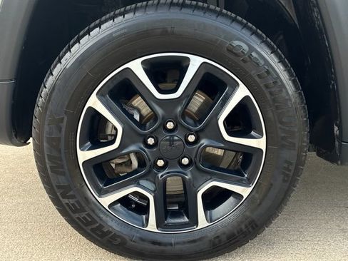 Used 2020 Jeep Compass Trailhawk AWD/4WD image 28