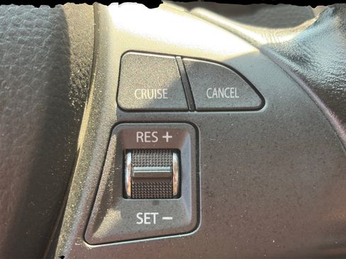 Used 2010 Suzuki Kizashi GTS FWD image 17