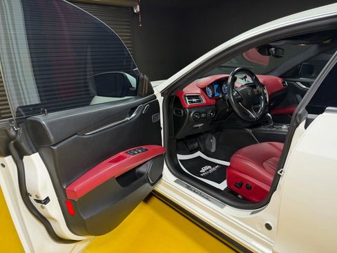 Used 2018 Maserati Ghibli S image 31