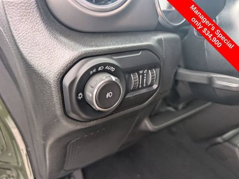 Used 2022 Jeep Wrangler Rubicon w/ Steel Bumper Group AWD/4WD image 12
