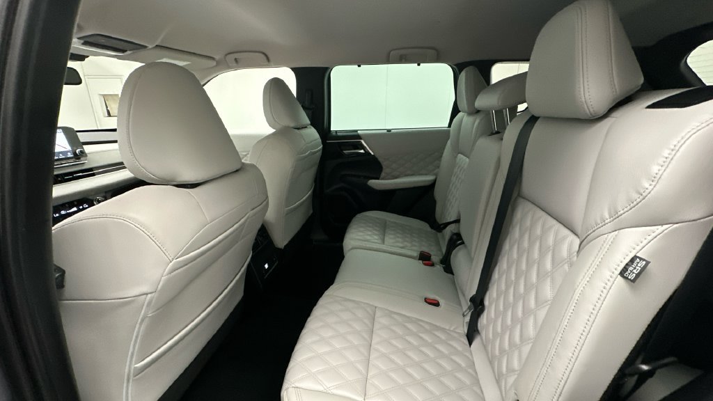 Used 2023 Mitsubishi Outlander SEL AWD/4WD image 10