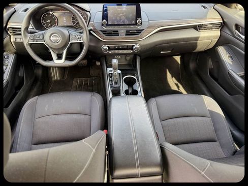 Used 2024 Nissan Altima 2.5 SV image 19