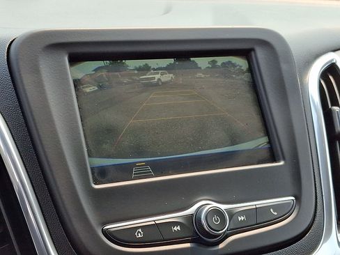 Used 2019 Chevrolet Equinox LT FWD image 18