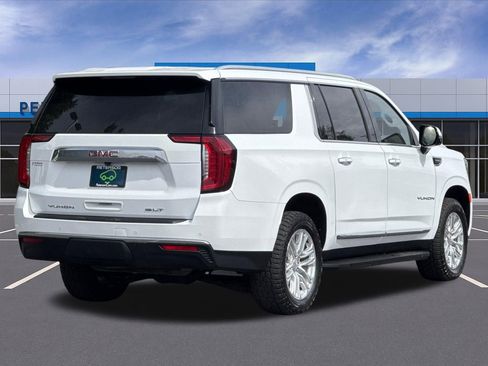 Certified 2024 GMC Yukon XL SLT w/ SLT Premium Package AWD/4WD image 4