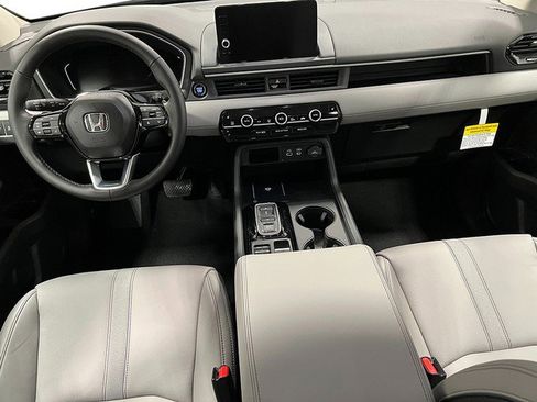New 2025 Honda Pilot EX-L image 17