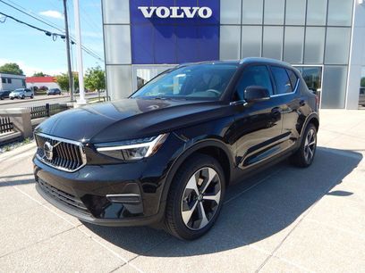 New 2025 Volvo XC40 B5 Core w/ Protection Package Premier