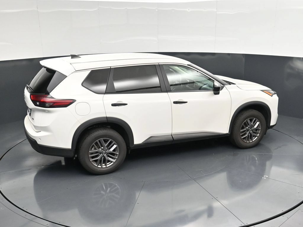 Used 2024 Nissan Rogue S AWD/4WD image 43