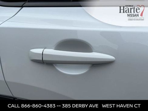 Certified 2025 Nissan Rogue SV AWD/4WD image 15