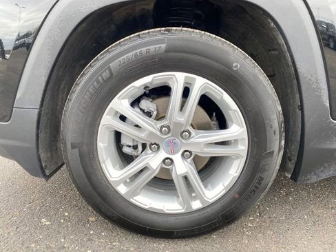 Certified 2023 GMC Terrain SLE w/ Driver Convenience Package image 22