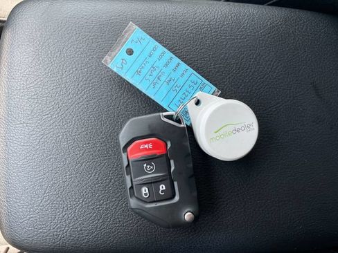 Used 2025 Jeep Gladiator Sport AWD/4WD image 18