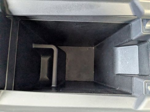 Used 2024 Nissan Rogue S image 25