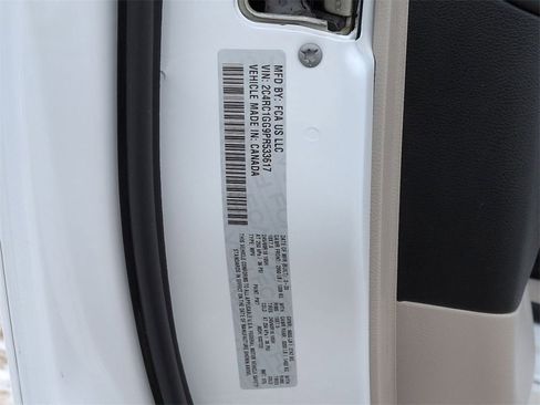 Used 2023 Chrysler Pacifica Limited image 34