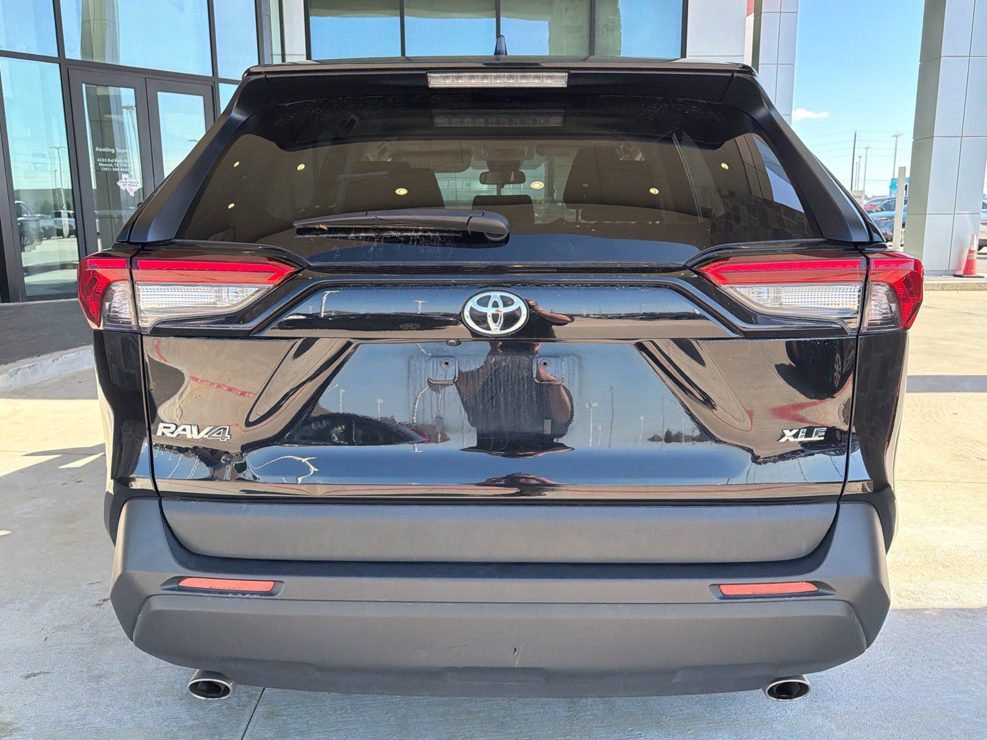 Certified 2025 Toyota RAV4 XLE FWD image 5