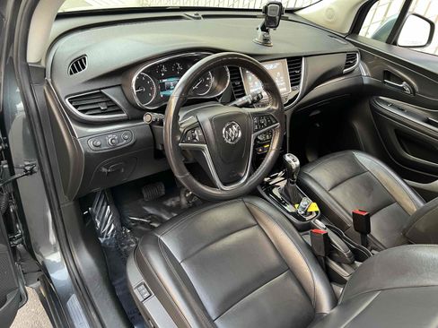 Used 2018 Buick Encore Essence image 3