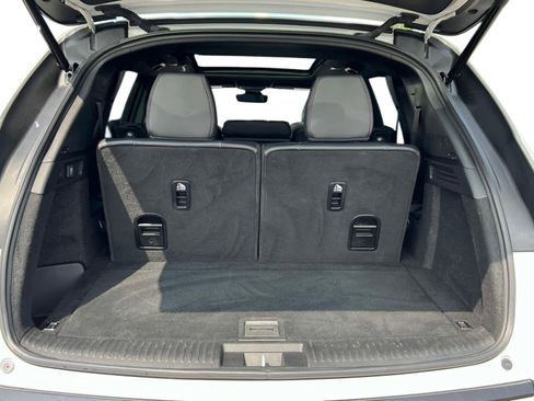 Used 2023 Acura MDX A-Spec image 7