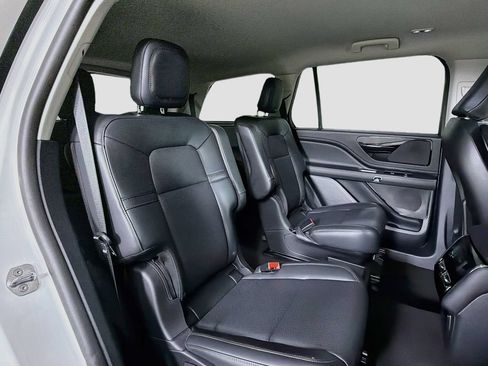 Used 2026 Lincoln Aviator 2WD image 27