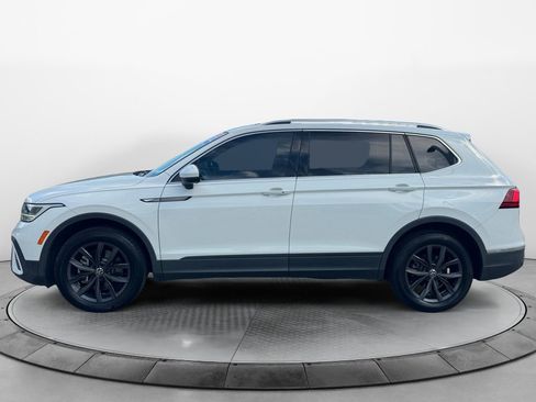 Used 2022 Volkswagen Tiguan SE FWD image 4