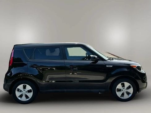 Used 2015 Kia Soul FWD image 4
