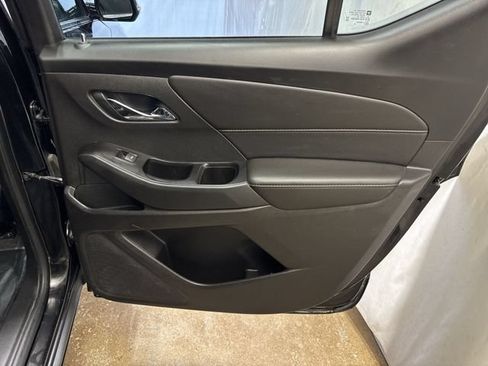 Used 2020 Chevrolet Traverse LT FWD image 28
