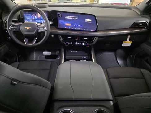New 2026 Chevrolet Suburban LT image 20