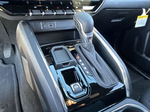 New 2026 GMC Canyon Elevation w/ Convenience Package image 16