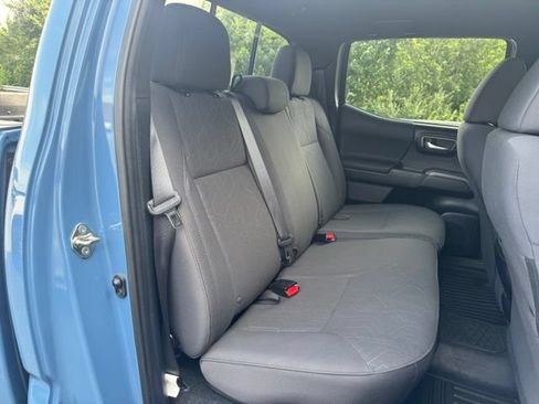 Used 2019 Toyota Tacoma TRD Sport AWD/4WD image 24