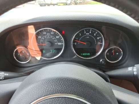 Used 2013 Jeep Wrangler Unlimited Rubicon w/ Connectivity Group AWD/4WD image 30