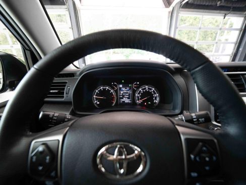 Used 2024 Toyota 4Runner Limited AWD/4WD image 15