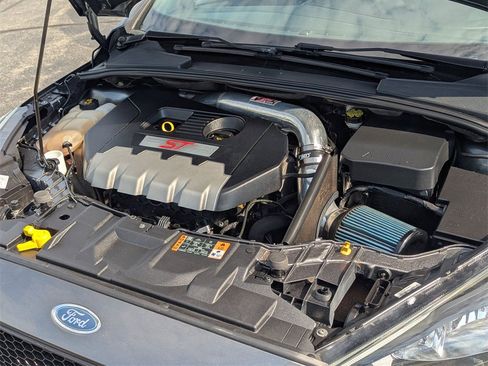 Used 2018 Ford Focus ST image 27