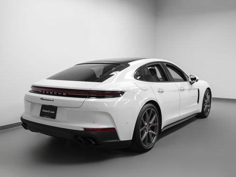 Certified 2025 Porsche Panamera 4 AWD/4WD image 12
