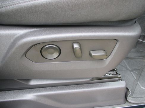 Used 2023 Chevrolet Silverado 1500 ZR2 w/ Technology Package image 21