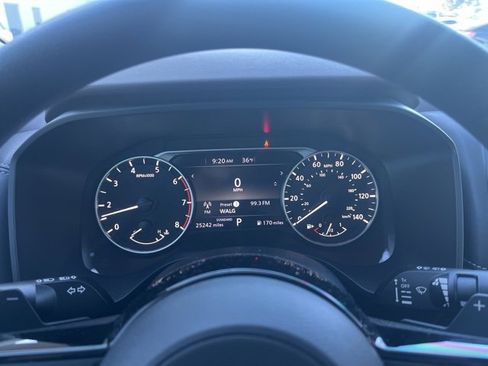 Used 2023 Nissan Rogue SV image 13