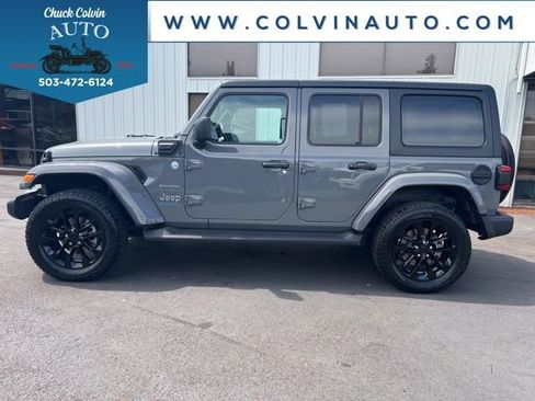 Used 2023 Jeep Wrangler Unlimited Sahara w/ Cold Weather Group AWD/4WD image 11