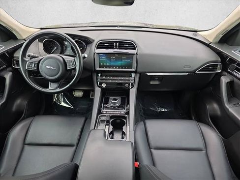 Used 2019 Jaguar F-PACE Premium AWD/4WD image 9