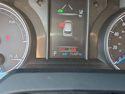 Used 2021 Toyota Venza LE AWD/4WD image 11