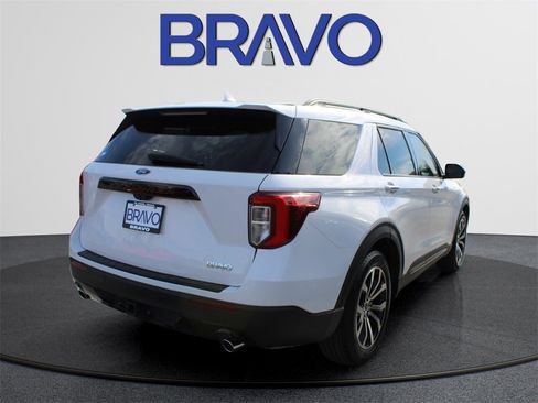 Used 2022 Ford Explorer ST-Line w/ Class IV Trailer Tow Package image 8