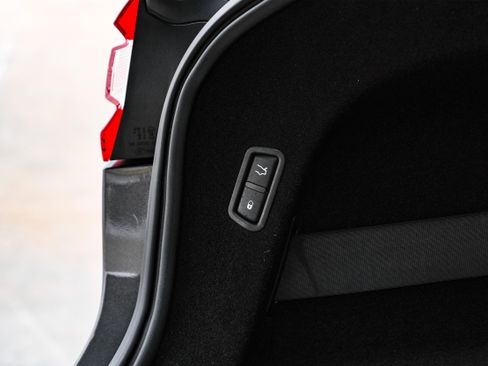 Used 2017 Maserati Levante w/ Luxury Package image 50