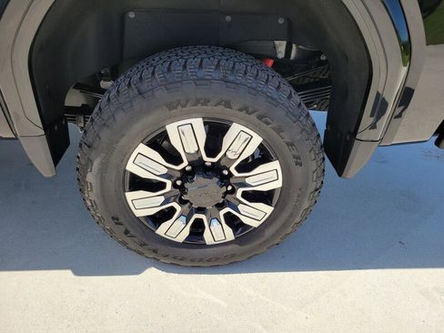 New 2025 GMC Sierra 3500 Denali w/ Denali Reserve Package image 8