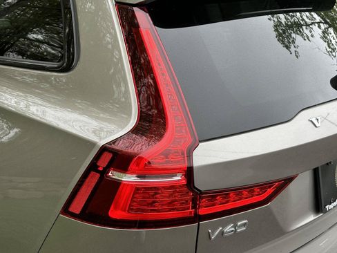 Used 2020 Volvo V60 T5 Cross Country AWD/4WD image 26