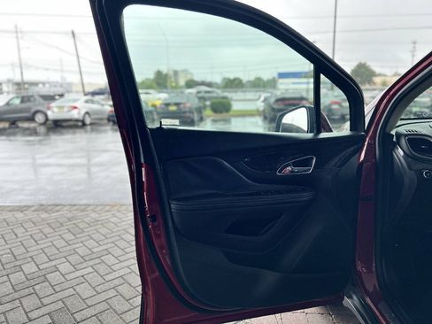 Used 2015 Buick Encore Convenience FWD image 37