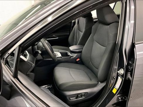 Used 2024 Toyota RAV4 XLE AWD/4WD image 23