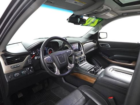 Used 2020 GMC Yukon Denali w/ Denali Ultimate Black Edition image 14