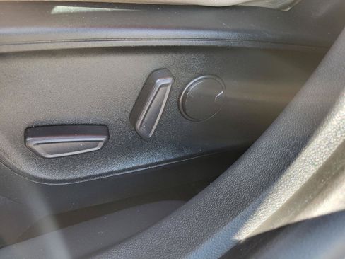 Used 2020 Ford Escape SE FWD image 10